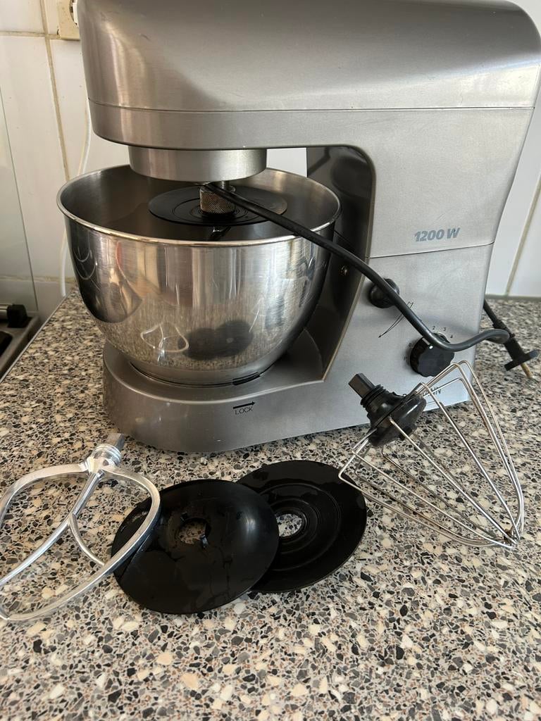 Bomann deeg machine met alle accessoires, Witgoed en Apparatuur, 4 liter of meer, Ophalen of Verzenden, Gebruikt, 3 snelheden of meer