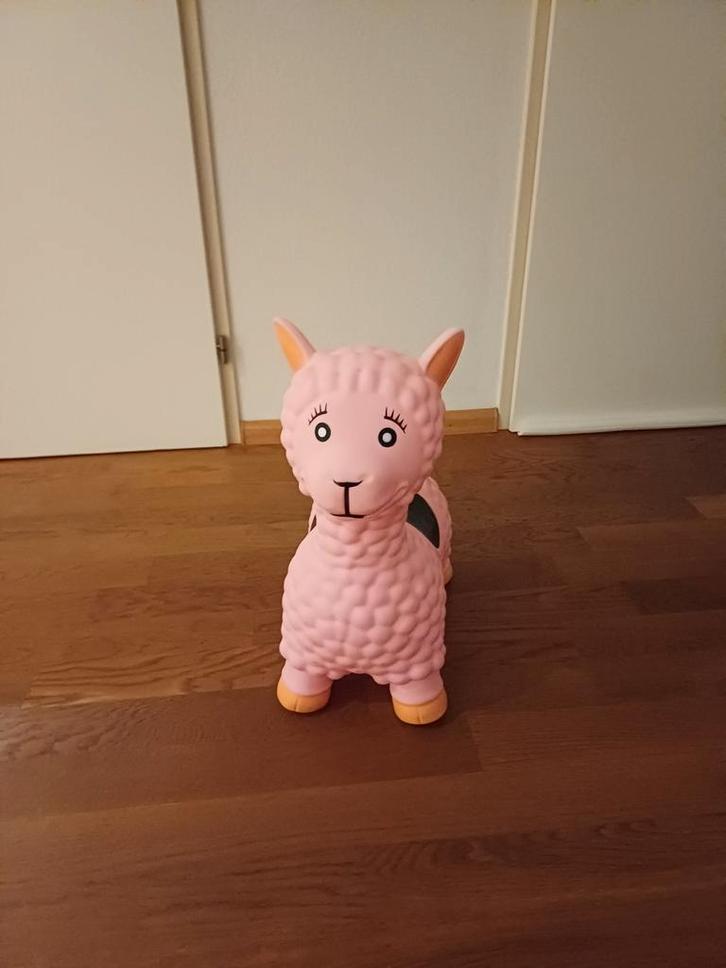 Roze lama skippybal met pomp, Kinderen en Baby's, Speelgoed | Hobbelfiguren, Zo goed als nieuw, Ophalen of Verzenden