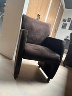 Suède eetkamerstoelen - 4 stuks, Huis en Inrichting, Stoelen, Ophalen, Modern, Comfortabel, Gebruikt, Bruin