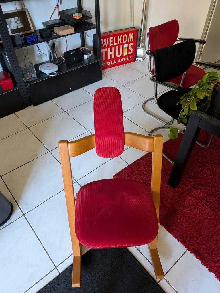 Stokke Peter Opsvik Pendulum Balance Stoel Rood, Huis en Inrichting, Stoelen, Gebruikt, Eén, Hout, Rood, Ophalen
