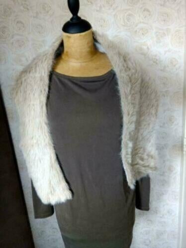 Bontkraag sjaal beige zand stola gala bruiloft feest, Overige typen, Beige, Maat 46/48 (XL) of groter, Ophalen of Verzenden