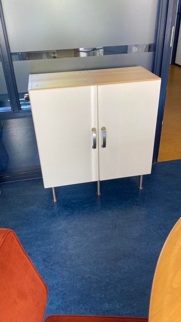 Kast Ikea op poten (niet origineel), Ophalen, 50 tot 100 cm, Zo goed als nieuw, Minder dan 100 cm