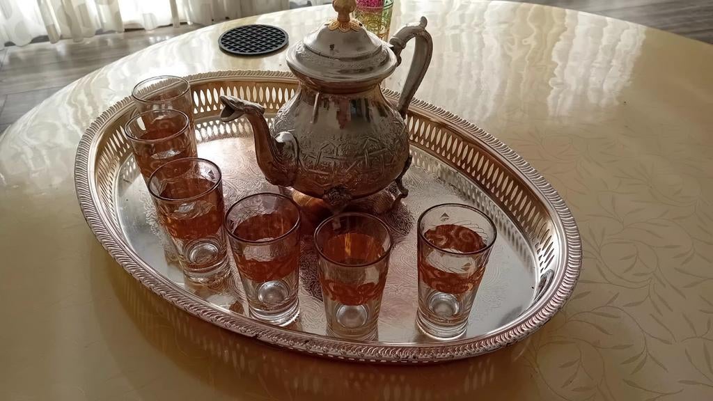 Compleet marokkanse thee service, Huis en Inrichting, Keuken | Potten en Pannen, Ophalen of Verzenden, Rvs, Pannenset