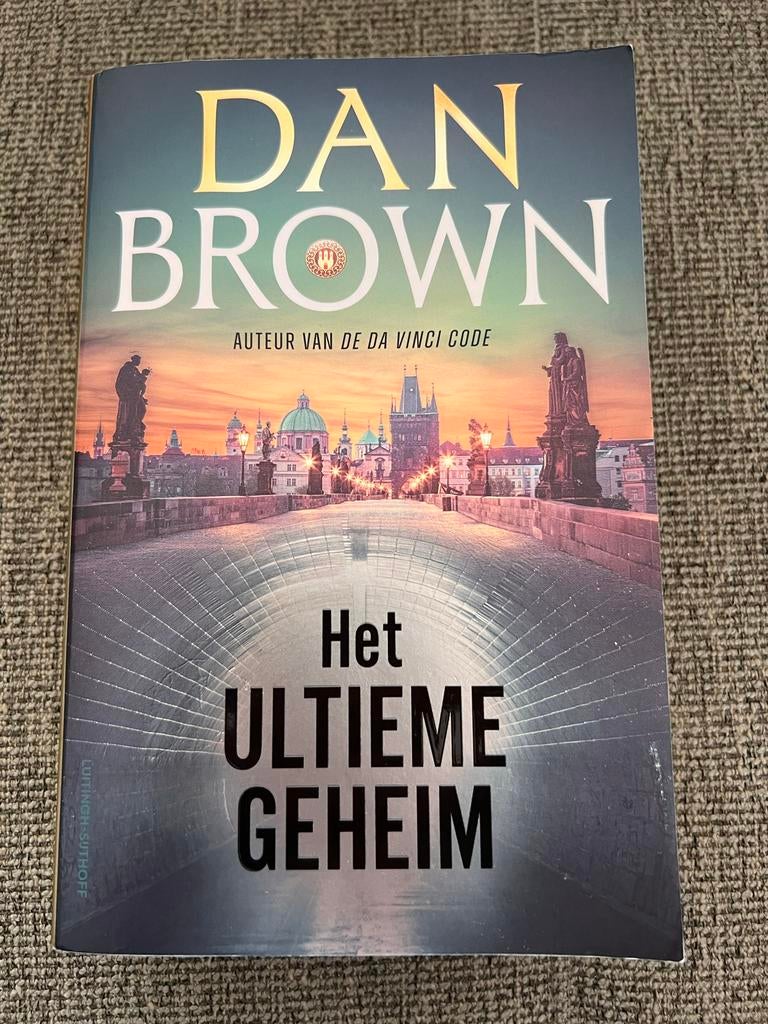 Dan Brown - Het ultieme geheim, Boeken, Ophalen of Verzenden, Zo goed als nieuw, Dan Brown, Amerika