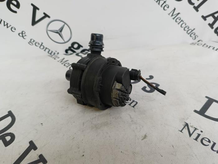 Extra waterpomp van een Mercedes C-Klasse, Gebruikt, -, Ophalen of Verzenden, -