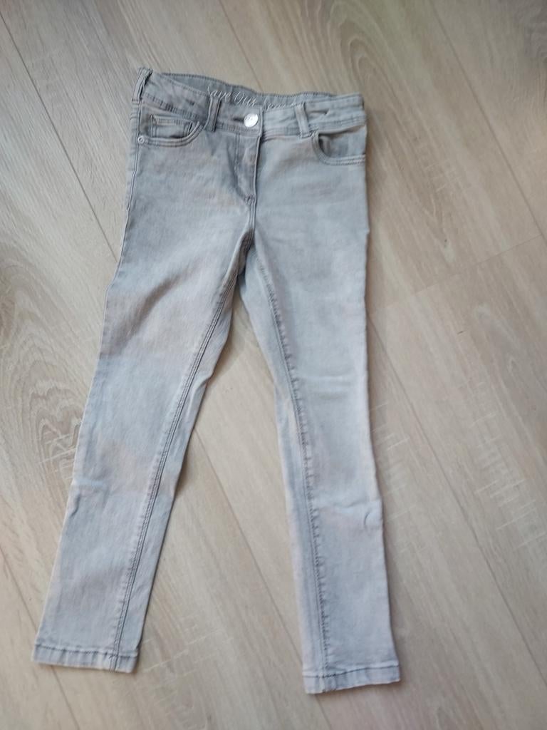 Lichtgrijze spijkerbroek mt 122 zgan, Broek, Palomino, Ophalen of Verzenden, Zo goed als nieuw