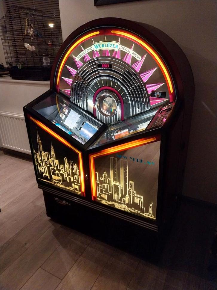 Wurlitzer New York 100 cd Jukebox, Verzamelen, Automaten | Jukeboxen, Gebruikt, Wurlitzer, 1970 tot heden, Met singles, Ophalen