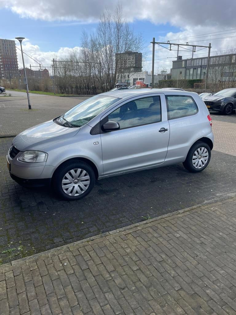 Volkswagen Fox 1.4 55KW 2006 Grijs, Voorwielaandrijving, 15 km/l, 4 cilinders, 4 stoelen