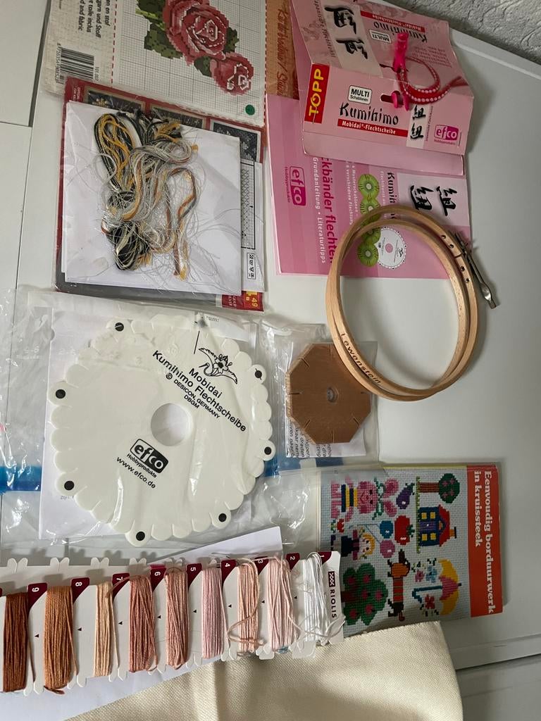 Borduur spulletjes zie op foto’s, Ophalen of Verzenden, Zo goed als nieuw, Borduurpakket