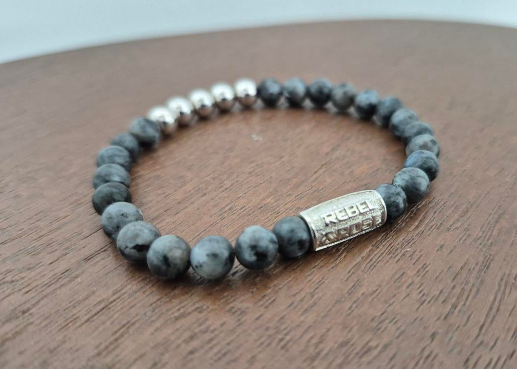 Grijze Rebel & Rose armband maat S vrouwen dames and en, Ophalen of Verzenden, Zo goed als nieuw, Grijs, Elastiek