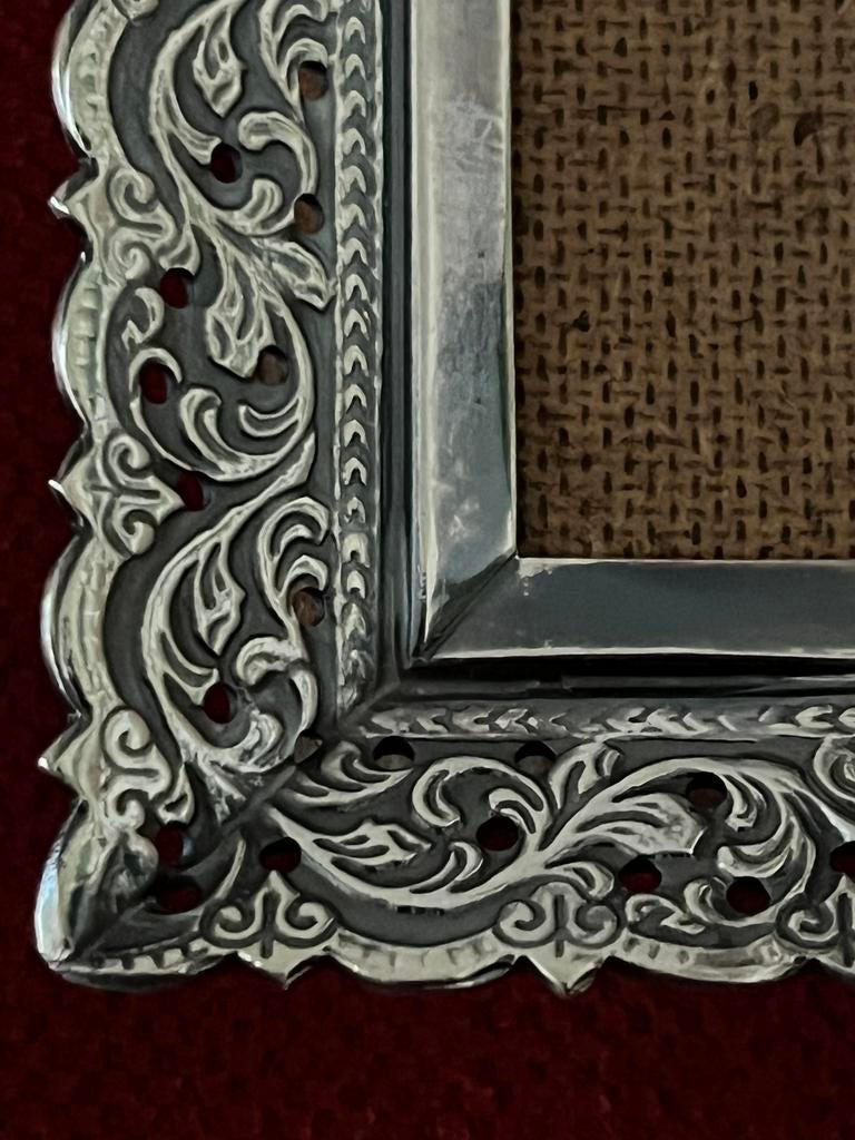 TWEE ANTIEKE FOTOLIJSTEN VERZILVERD, Ophalen