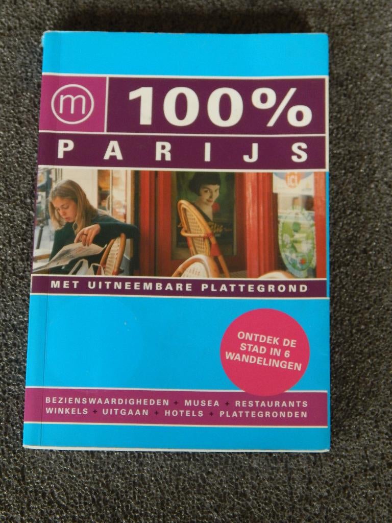 Reisgids van Parijs van Time To Momo., Boeken, Europa, Ophalen of Verzenden, Reisgids of -boek, Gelezen
