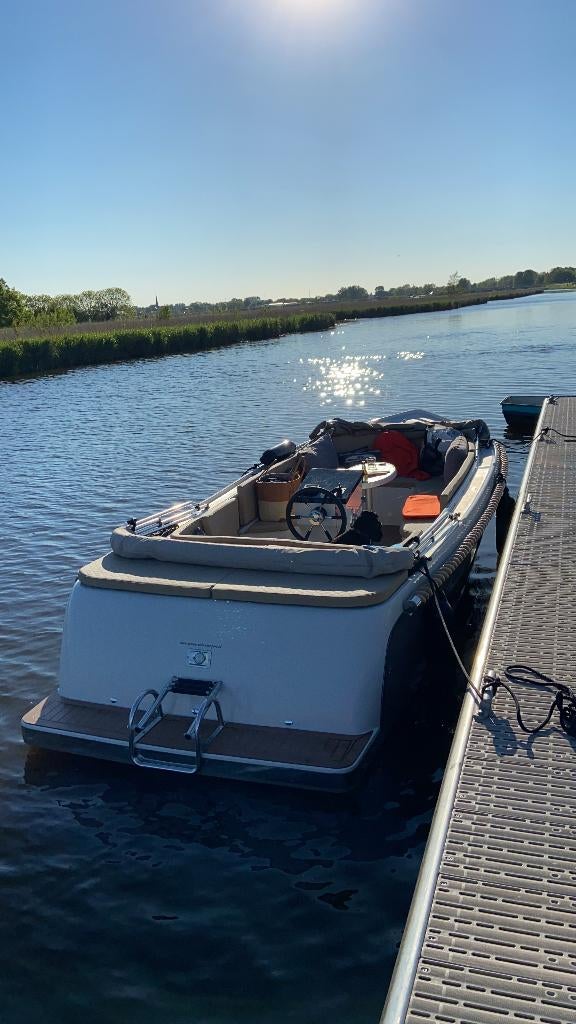 Lago Amore 590 sloep - alle opties - Suzuki 15 pk + Trailer, Watersport en Boten, Ophalen, 10 tot 30 pk, Zo goed als nieuw, 3 tot 6 meter