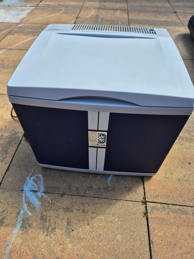Mobicool Hybride Koelbox met Vriesfunctie - 40 Liter, Caravans en Kamperen, Ophalen, Zo goed als nieuw, Compressor