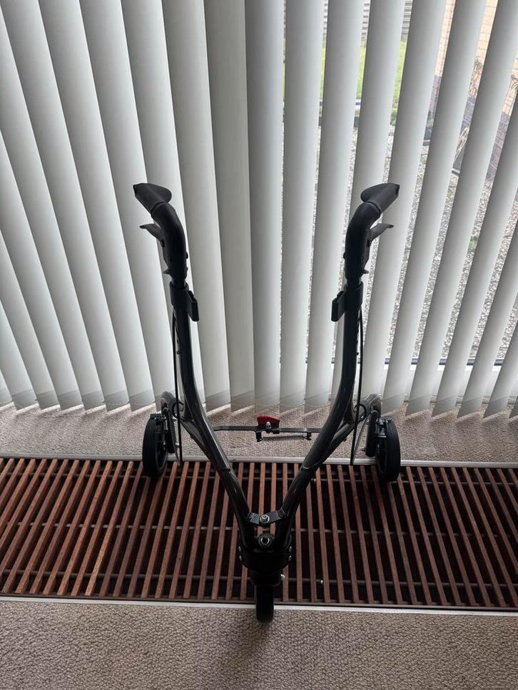 Rovera Mobility Tripod Design Binnenrollator. Nieuw, Diversen, Rollators, Nieuw, Lichtgewicht, Ophalen