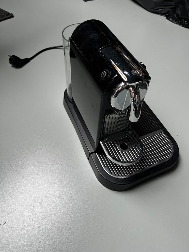 Nesspresso koffiezetapparaat (Defect), Ophalen of Verzenden, Zo goed als nieuw