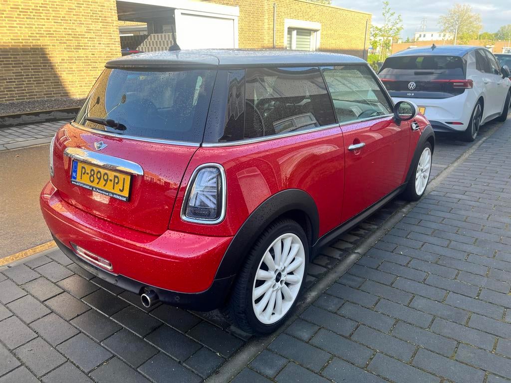 Mini Cooper 1.6 LCI 12/2012 Rood / Wit Chili, Auto's, Mini, Voorwielaandrijving, 40 €/maand, Zwart, 4 cilinders