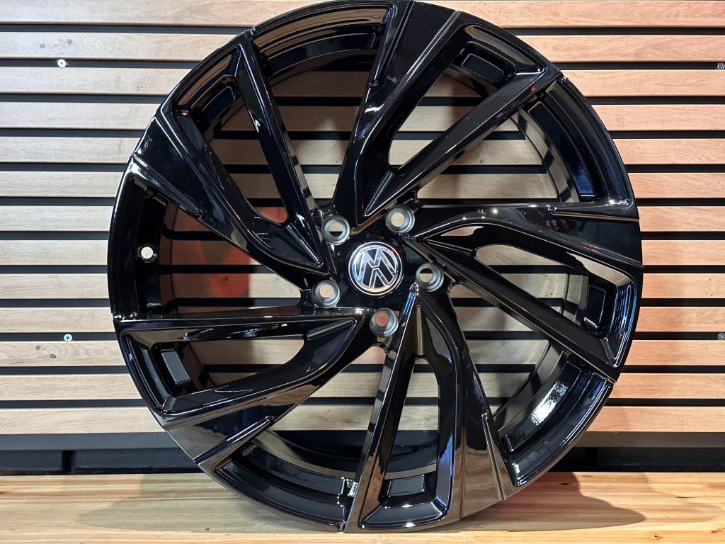 18" Adelaide fits VW Polo Audi A1 5x100 et40  225/40/18, Niet ingevuld, 18 inch, Banden en Velgen, Niet ingevuld
