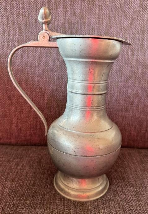 Vintage Duitse tinnen wijnkan met eikelvormige versieringen, Antiek en Kunst, Antiek | Tin, Ophalen of Verzenden