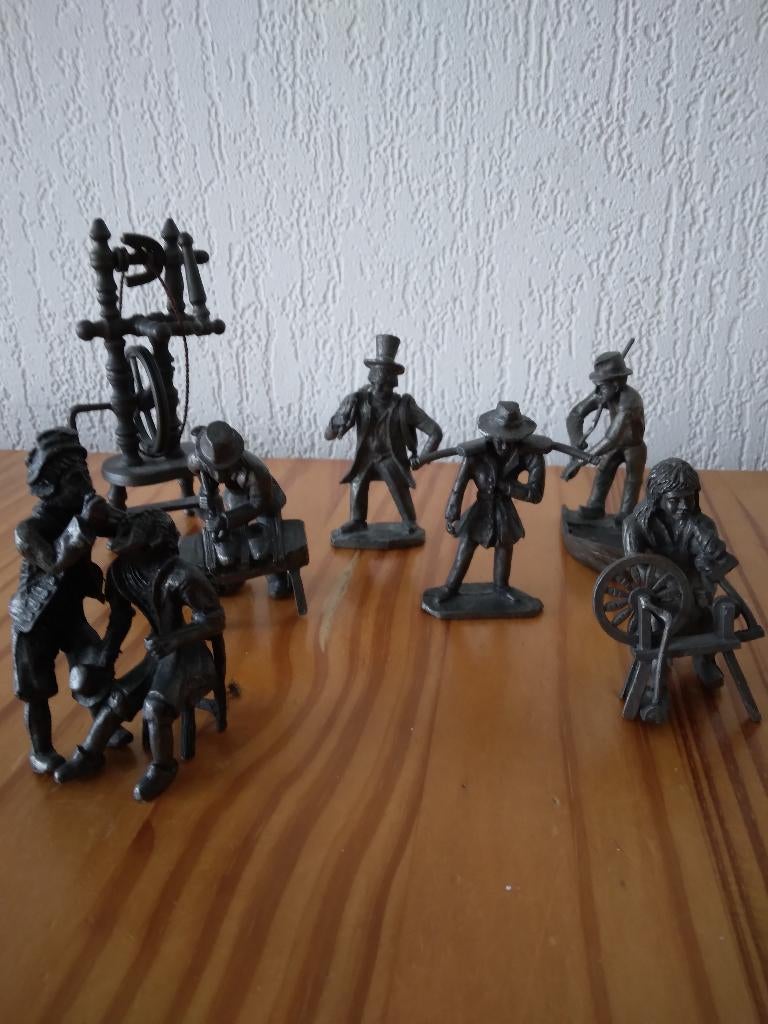 tinnen beeldjes oude ambachten 5 euro pstuk 7 voor 30,00, Ophalen