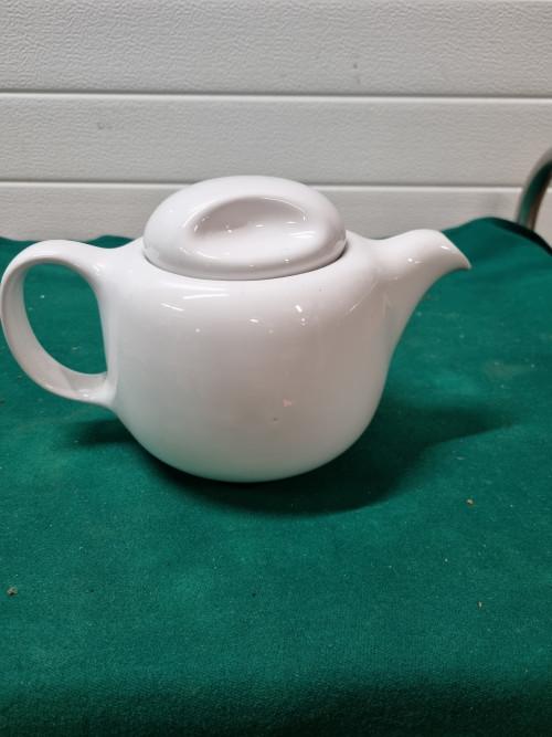 Theepot wit porselein, Ophalen of Verzenden, 'T Olde Gre-j, Info@toldegrej.nl, Endepoelstraat 20f Didam