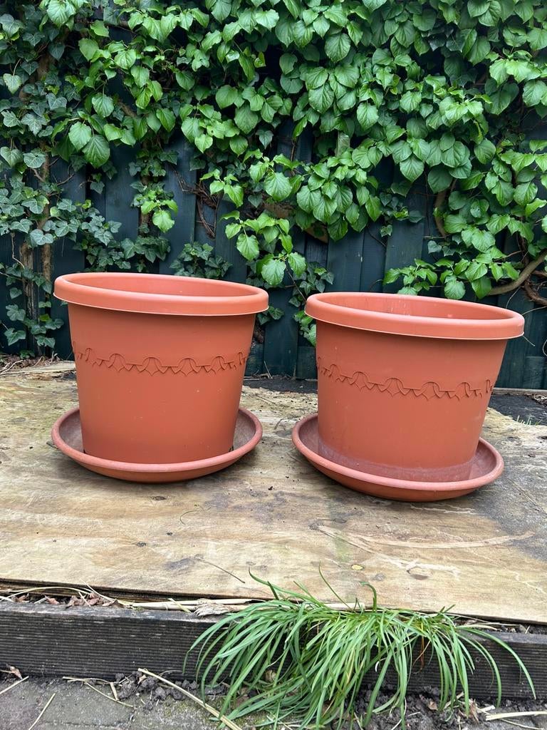 2 grote ronde buitenbloempotten, Tuin en Terras, Bloempotten, Ophalen, Kunststof, Gebruikt, 40 cm of meer