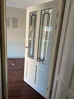 Witte opdekdeur binnen met glas in lood, Doe-het-zelf en Verbouw, Deuren en Horren, Ophalen, Gebruikt, 80 tot 100 cm, Binnendeur