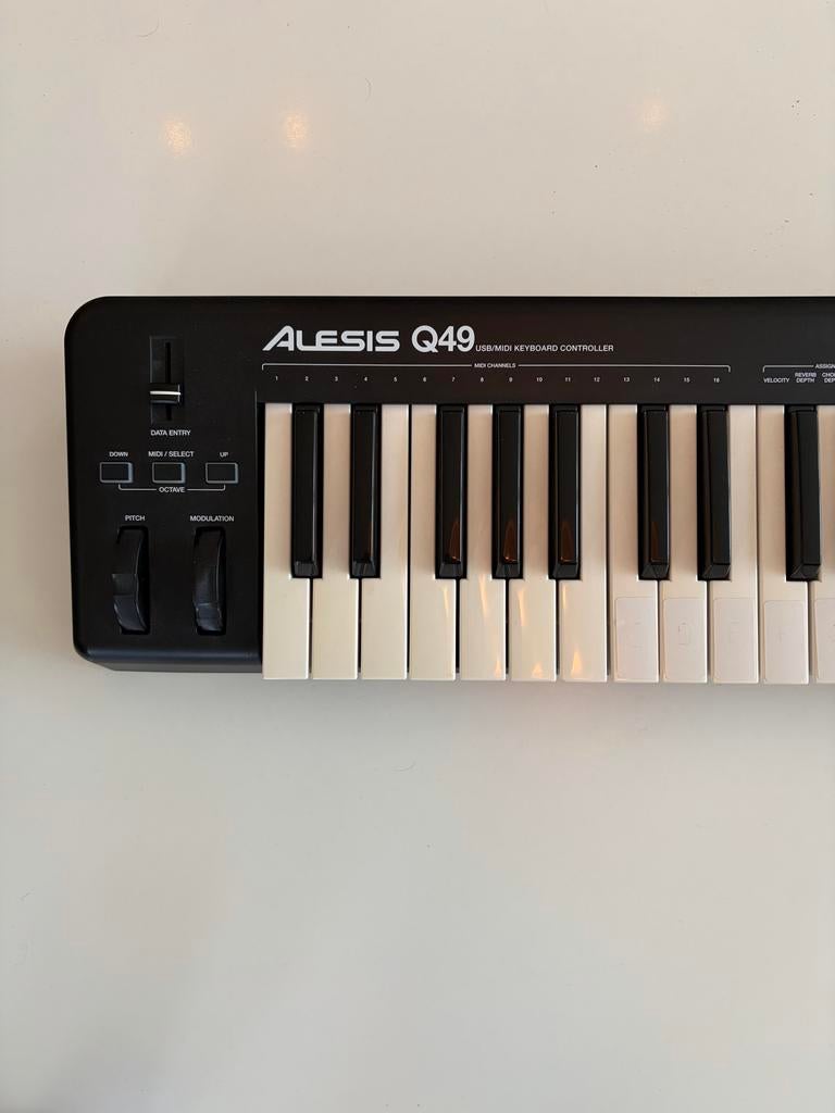 Alesis Q49 MIDI Keyboard Controller - 49 Toetsen, Muziek en Instrumenten, Keyboards, Gebruikt, 49 toetsen, Overige merken, Aanslaggevoelig