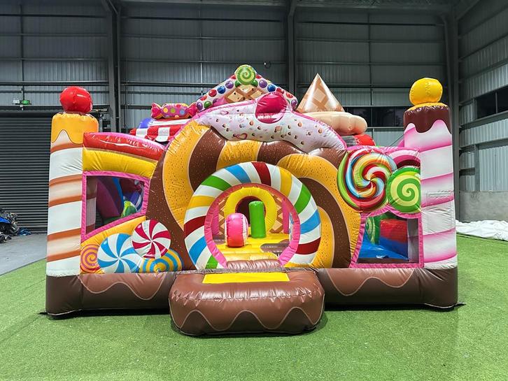 Springkussen “Candy” te huur, Hobby en Vrije tijd, Feestartikelen | Verhuur, Zo goed als nieuw, Overige, Ophalen of Verzenden