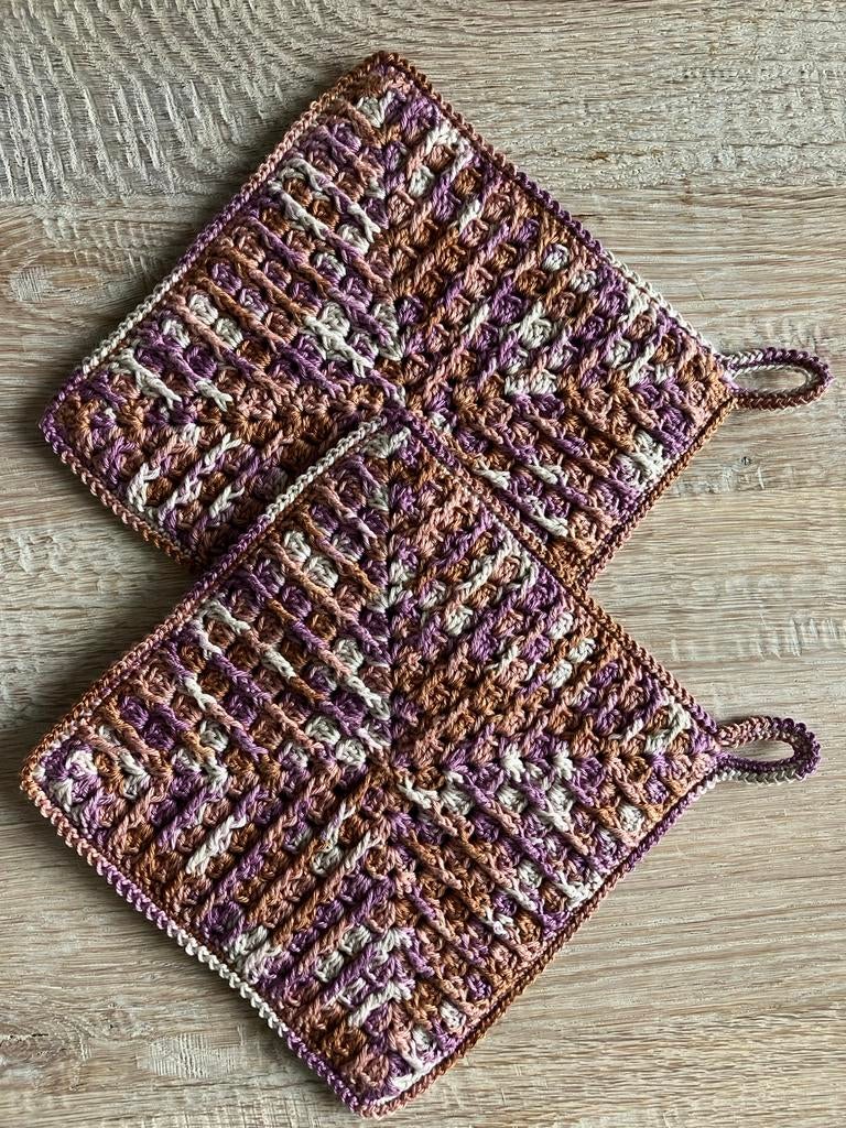 Prachtige dubbele verschillende gehaakte pannenlappen., Huis en Inrichting, Keuken | Textiel, Ophalen of Verzenden, Nieuw, Overige kleuren