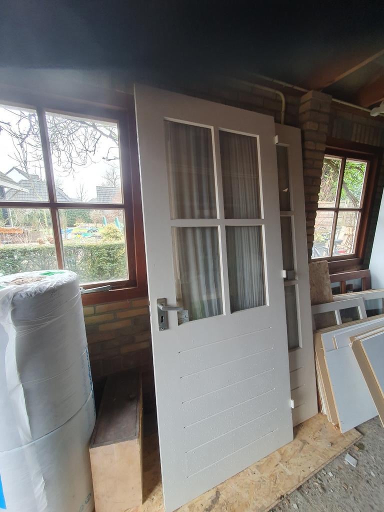 Buiten deur en 3 raam kozijntjes, Ophalen of Verzenden, Hout, 75 tot 150 cm, Deurkozijn