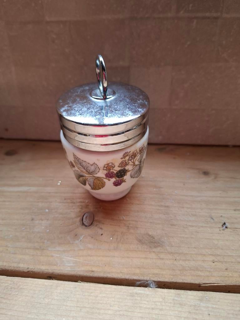 Royal Worcester Eierdopje met Deksel - Bramenmotief, Ophalen of Verzenden