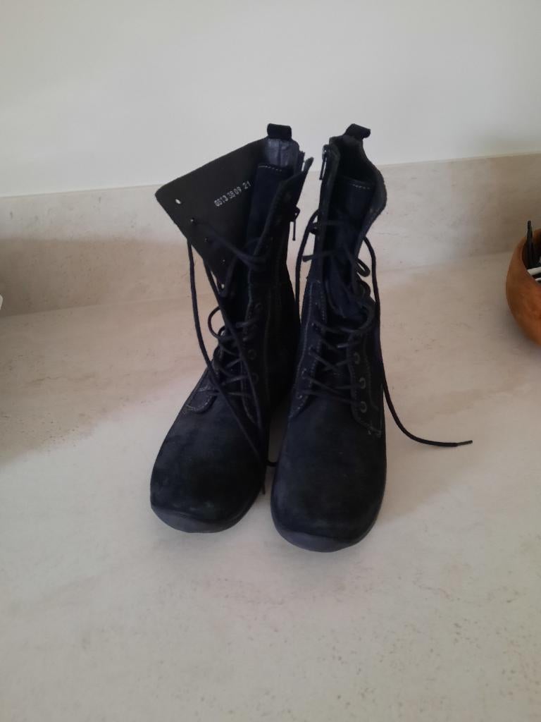 ZigZag halfhoge zwarte suede veterlaars met rits merk Wolky, Ophalen of Verzenden, Zo goed als nieuw, Zwart