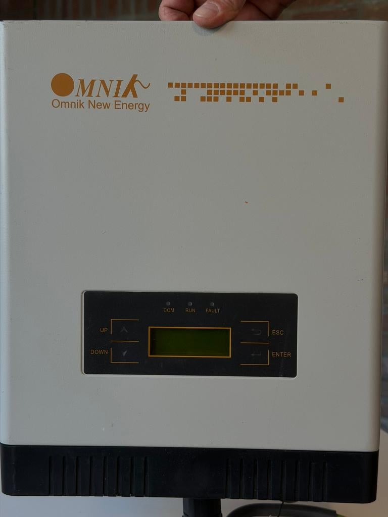 2 omvormers voor zonnepanelen, Doe-het-zelf en Verbouw, Elektra en Kabels, Ophalen of Verzenden, Gebruikt, Overige typen