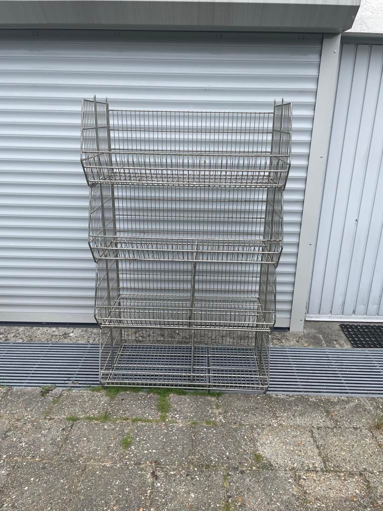 Metalen magazijn stelling draadmand, Ophalen