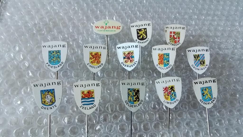 13 verschillende wajang margarine speldjes, Verzamelen, Speldjes, Pins en Buttons, Ophalen of Verzenden, Zo goed als nieuw, Overige onderwerpen