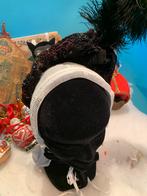 Antieke Klederdracht Hoofddeksel met Veer, Ophalen of Verzenden, Dames