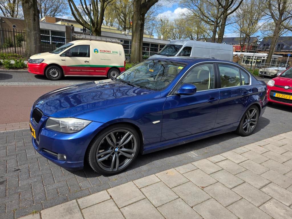 BMW 330i High Executive, Auto's, Automaat, Achterwielaandrijving, Blauw, 2996 cc