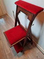 Antieke bidstoel opnieuw gestoffeerd met donkerrood fluweel, Ophalen of Verzenden