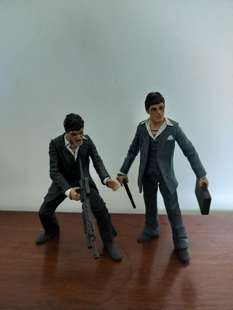 Scarface Tony Montana Mezco Toys figuren, Ophalen of Verzenden, Zo goed als nieuw, Film, Actiefiguur of Pop