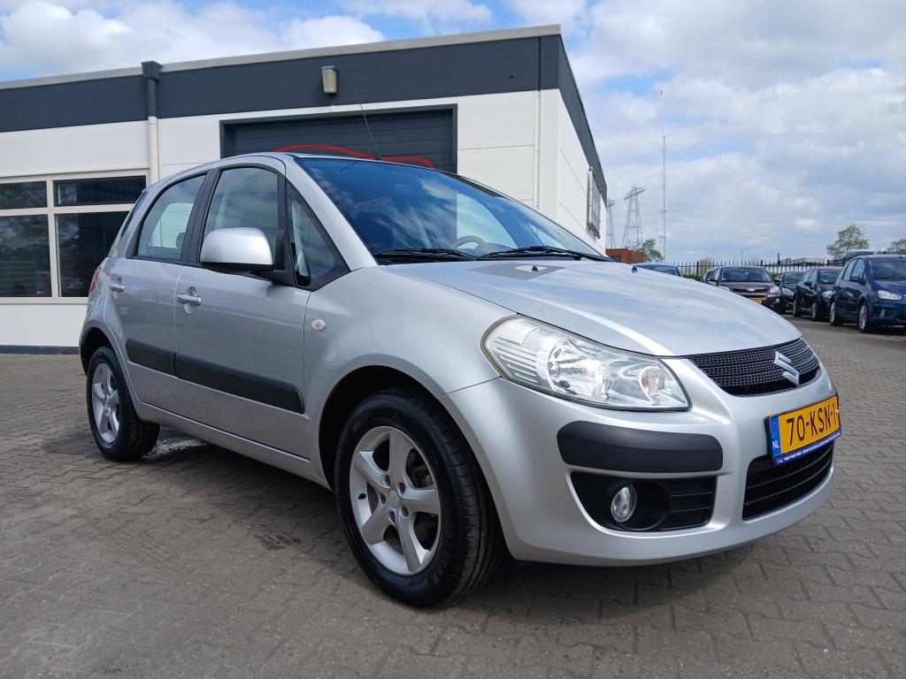 Suzuki SX4 1.6 69.000Km Nap/Dealer onderhouden/Nieuwe Apk, Auto's, Suzuki, Gebruikt, Zwart, 4 cilinders, 49 €/maand