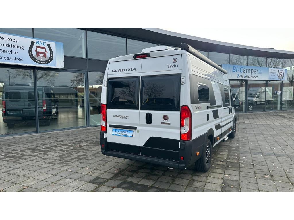 Adria Twin Supreme 640 SGX automaat,180Pk,dakairco, Automaat, Chemisch toilet, Buscamper of Camperbus, Fiat
