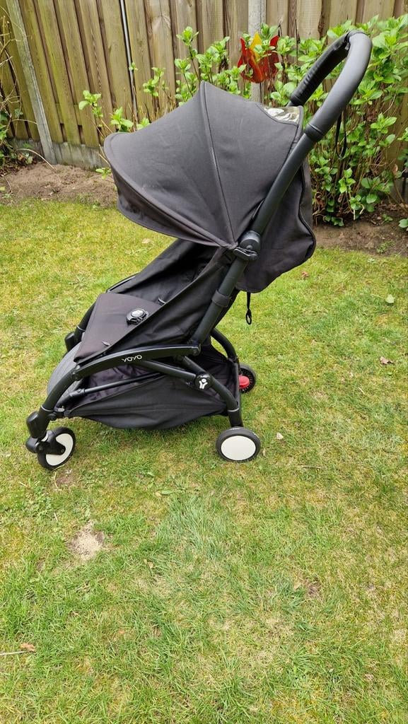 Buggy Babyzen Yoyo Zwart met nieuw handvat, Kinderen en Baby's, Buggy's, Ophalen, Gebruikt, Overige merken, Verstelbare rugleuning