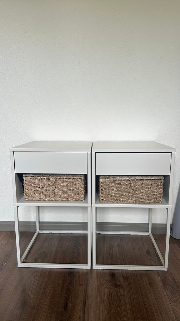 Ikea vikhammer nachtkastjes, Huis en Inrichting, Slaapkamer | Nachtkastjes, Ophalen, Zo goed als nieuw, Minder dan 45 cm