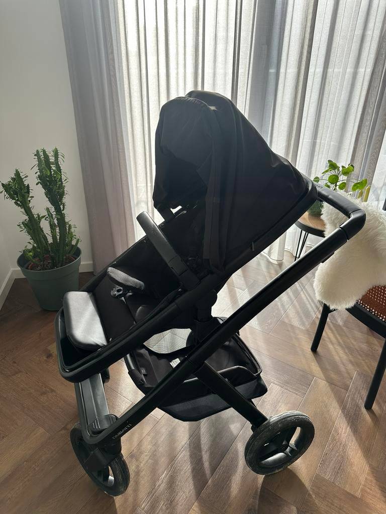 Dubatti two pram and stroller, Kinderen en Baby's, Kinderwagens en Combinaties, Ophalen of Verzenden, Zo goed als nieuw, Overige merken