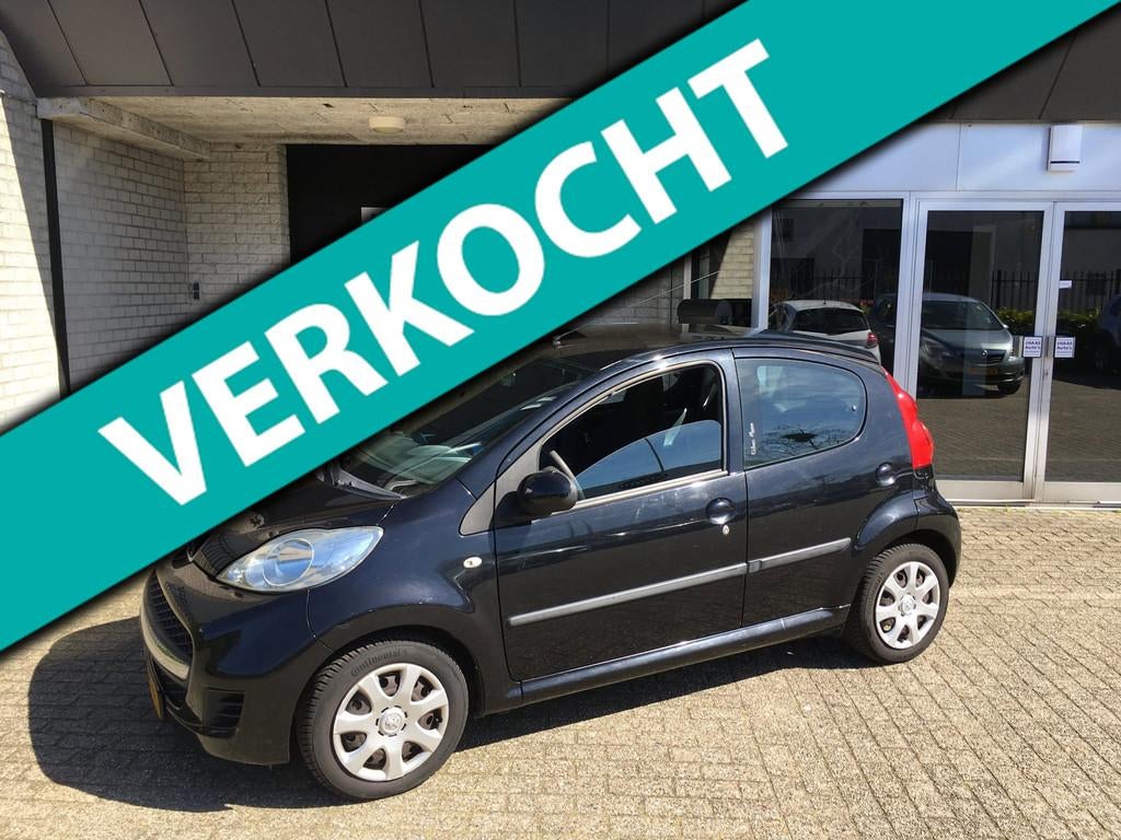 Peugeot 107 1.0-12V Urban Move / APK 2027 / AIRCO / 5 DEUREN, Voorwielaandrijving, Euro 5, Stof, Gebruikt