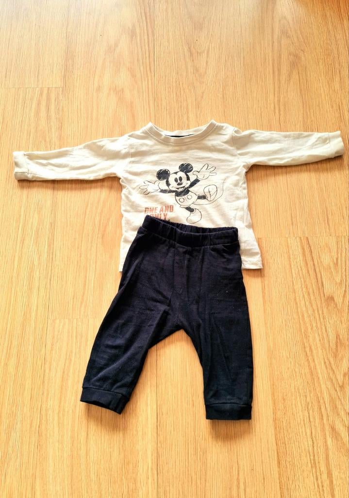 Mickey Mouse pyjama maat 74, Kinderen en Baby's, Babykleding | Maat 74, Gebruikt, Ophalen of Verzenden, Jongetje, Nacht- of Onderkleding