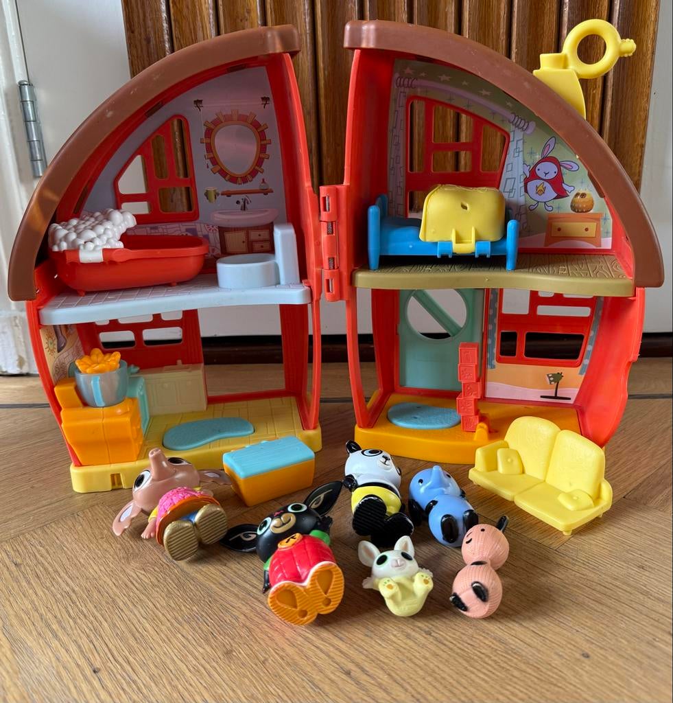 Bing huis met poppetjes, meubels en figuurtjes, Ophalen of Verzenden, Gebruikt