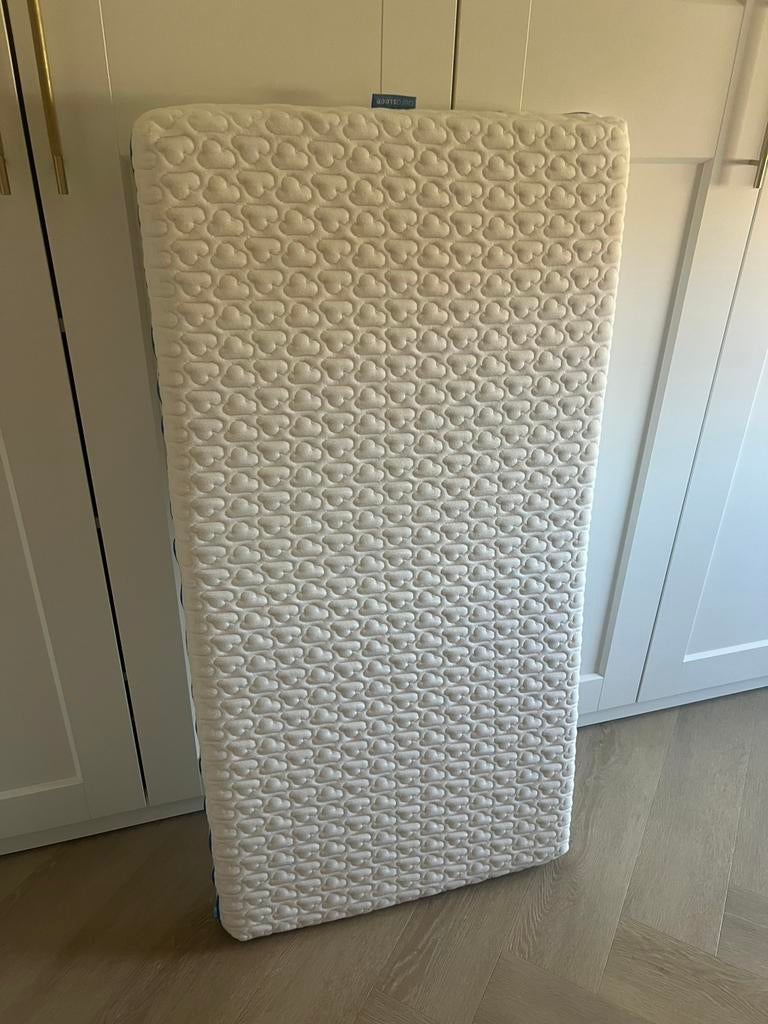 Aerosleep matras 120x60 ledikant met matrasdek, Kinderen en Baby's, Kinderkamer | Beddengoed, Ophalen, Jongetje of Meisje, Wit