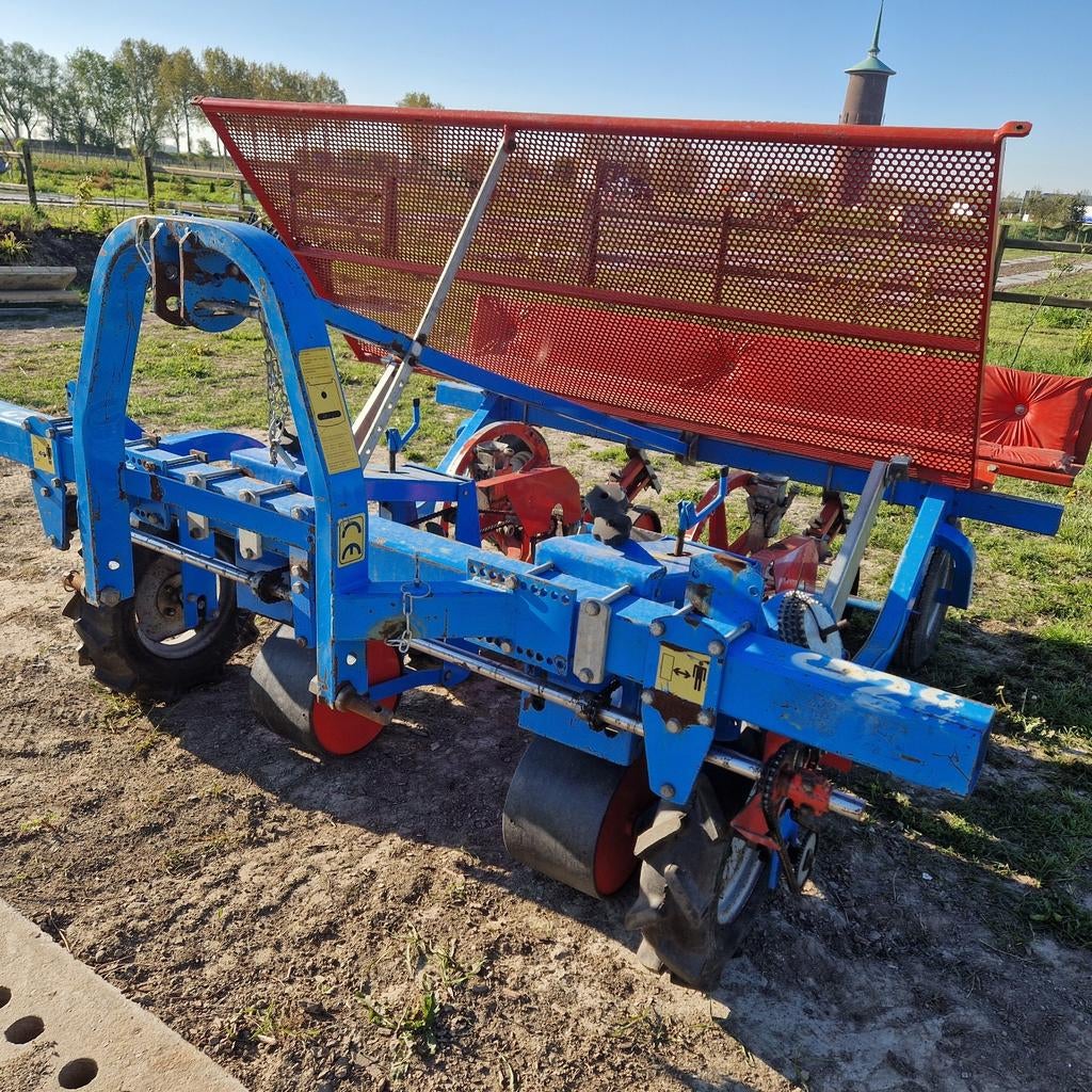 Te koop beker plantmachine, Ophalen